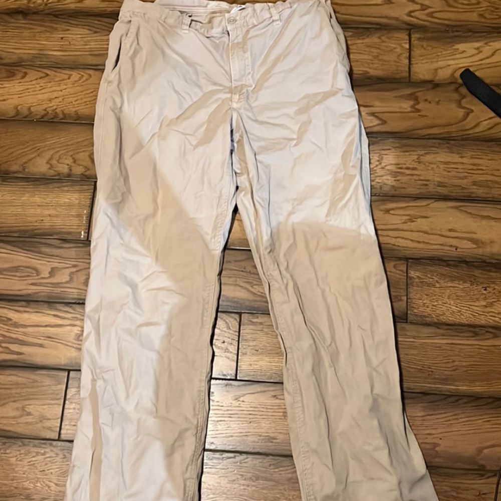 Gap loose fit khakis 34x32